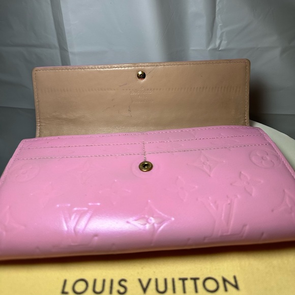 Louis Vuitton Wallet - Picture 11 of 11